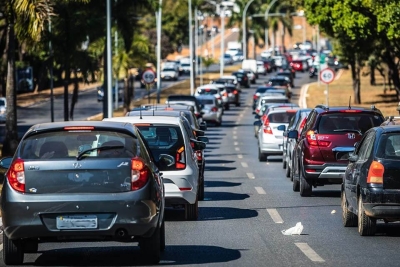 Motoristas de Minas vão precisar apresentar CRLV de 2022 em novembro