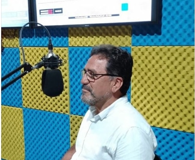 Prefeito Olívio concede entrevista para as Rádios Canastra e Sucesso