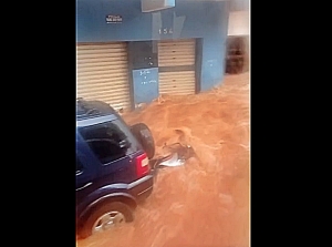 Em Bambuí: Chuva intensa provoca diversos pontos de alagamentos