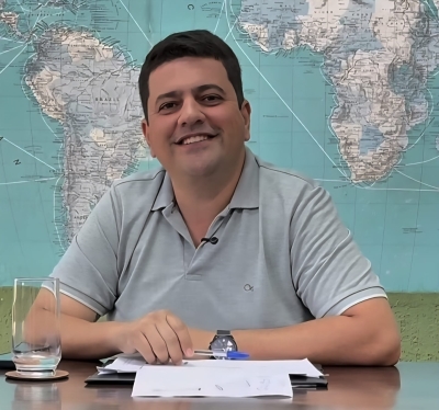 Prefeito Firmino anuncia concurso p&uacute;blico, aumento de cerca de 50% do vale-alimenta&ccedil;&atilde;o e novas a&ccedil;&otilde;es de valoriza&ccedil;&atilde;o dos servidores p&uacute;blicos